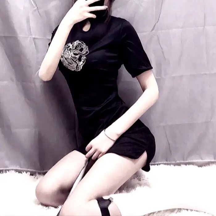 偷偷接吻